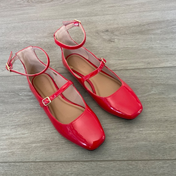 OLD NAVY Red Mary Jane Ankle Strap Flats Size 7.5 NWOT - Picture 2 of 7